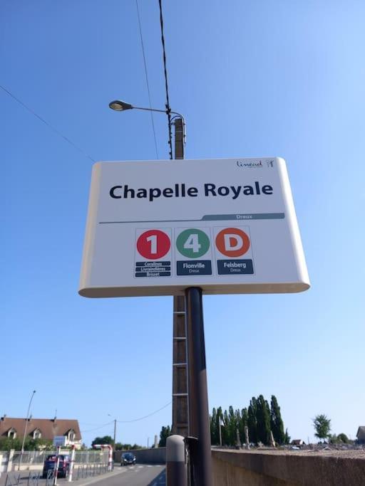 Apartamento Le Royal Billy Dreux Exterior foto
